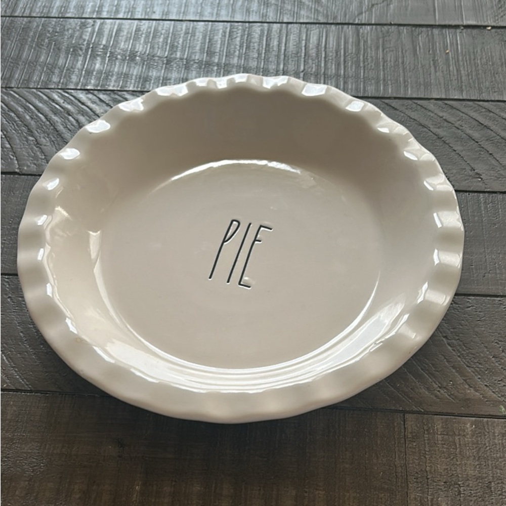 Rae Dunn Pie Plate